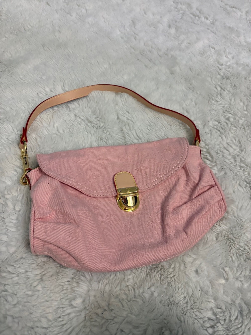 Pink Shoulder Bag with Gold Turn-Lock Accent